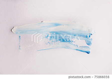 oil paint brush strokes on paper. blue and white oil paint brush strokes on paper. blue and white 75866038