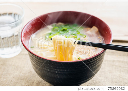 豬骨拉麵 75869082