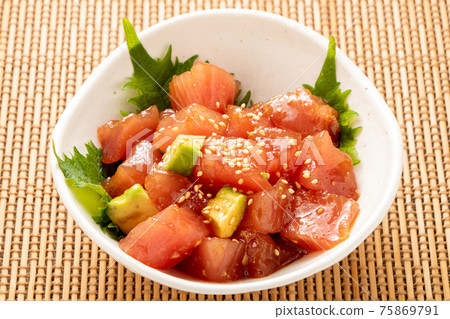 金槍魚和鱷梨的Poki。 金槍魚和鱷梨的Poki。 75869791