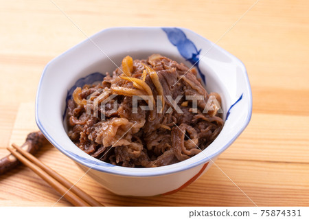 煮牛肉牛排 75874331