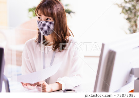 女商人談丙烯酸分區 女商人談丙烯酸分區 75875083