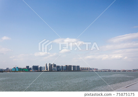 杭州錢塘江現代建築景觀照片 75875175