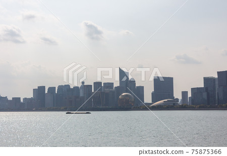 杭州錢塘江現代建築景觀照片 75875366