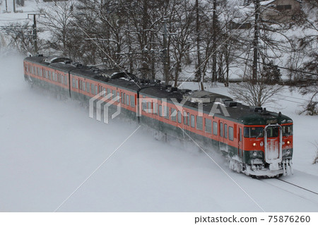 Winter Kita Shinano Line 115 series train (Nagano⇔Myoko Kogen) Winter Kita Shinano Line 115 series train (Nagano⇔Myoko Kogen) 75876260