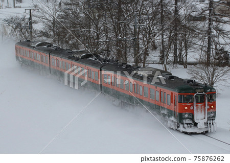Winter Kita Shinano Line 115 series train (Nagano⇔Myoko Kogen) Winter Kita Shinano Line 115 series train (Nagano⇔Myoko Kogen) 75876262