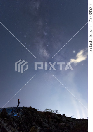 Leader on top. Leader on top. 75889526