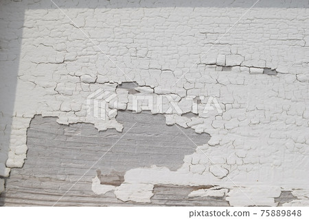 Peeled white paint Peeled white paint 75889848