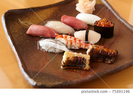 Elegant Edomae sushi served in Bizen bowl 75891196