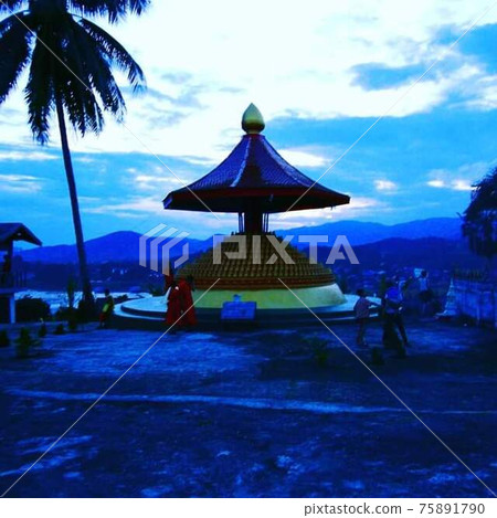 老撾巴色神廟中的紀念碑 老撾巴色神廟中的紀念碑 75891790