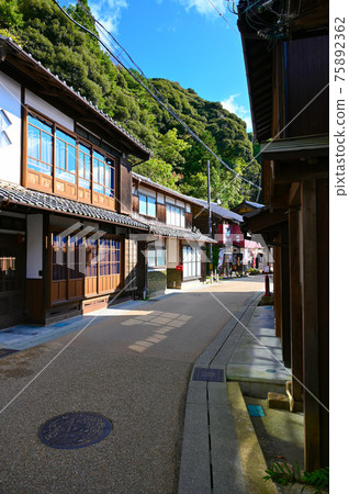 伊根町 伊根船屋 東平田地區的街景 伊根町 伊根船屋 東平田地區的街景 75892362