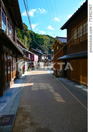 伊根町 伊根船屋 東平田地區的街景 伊根町 伊根船屋 東平田地區的街景 75892367