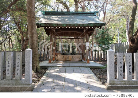 Hokura Shrine Nada no Hitotsui Hokura Shrine Nada no Hitotsui 75892403