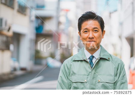 工作服和領帶 75892875