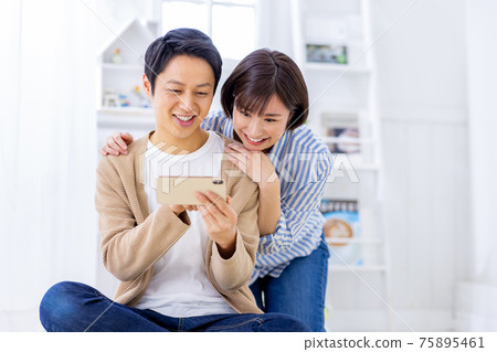 智能手機情侶房 75895461