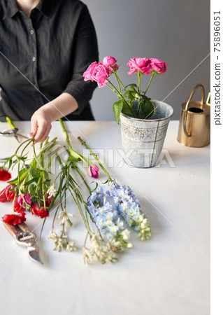 Bouquet 016, step by step installation of flowers in a vase. Flowers bunch, set for home. Fresh cut flowers for decoration home. European floral shop. Delivery fresh cut flower. Bouquet 016, step by step installation of flowers in a vase. Flowers bunch, set for home. Fresh cut flowers for decoration home. European floral shop. Delivery fresh cut flower. 75896051