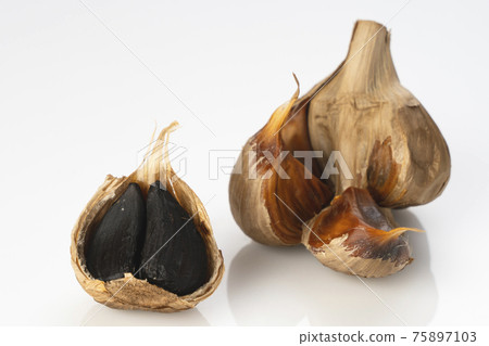 Aged and fermented black garlic peeled black flesh 75897103