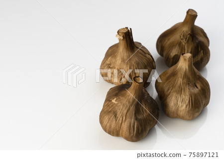 陳年發酵黑蒜,柔軟有彈性,易食 陳年發酵黑蒜,柔軟有彈性,易食 75897121