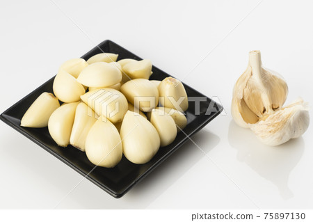 Nourishing tonic and stamina improvement with superfood garlic. Nourishing tonic and stamina improvement with superfood garlic. 75897130