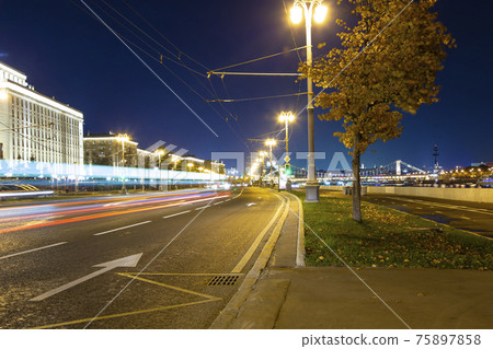 Moskva River and embankments (at night). Moscow, Russia Moskva River and embankments (at night). Moscow, Russia 75897858