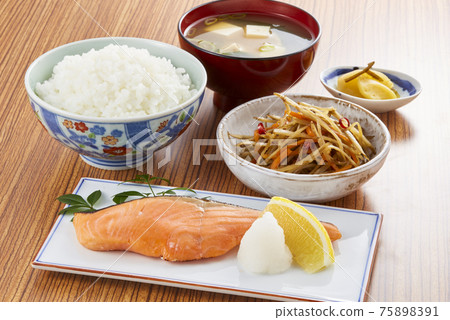烤三文魚配咸曲、日式套餐 75898391