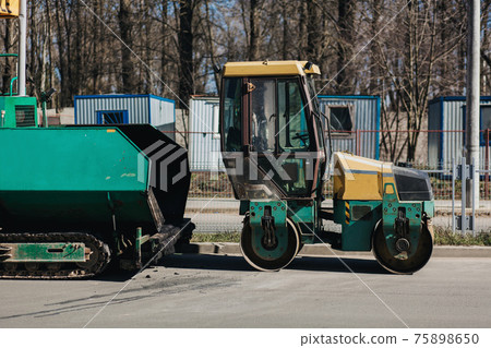 Heavy vibratory roller compactor Heavy vibratory roller compactor 75898650