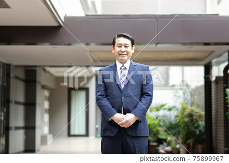 Businessman real estate middle man 75899967