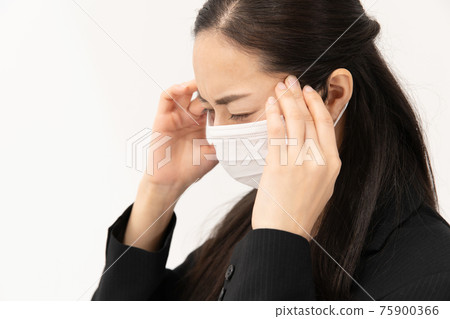 Middle female unwell mask Middle female unwell mask 75900366