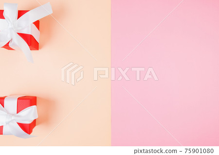 Valentine's Day, composition of hearts on a pink background. View from above Valentine's Day, composition of hearts on a pink background. View from above 75901080