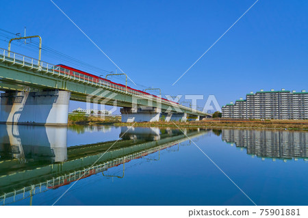 View the Odakyu Tama River Bridge from the Tama River in Noborito, Tama Ward, Kawasaki City View the Odakyu Tama River Bridge from the Tama River in Noborito, Tama Ward, Kawasaki City 75901881
