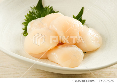 Scallop sashimi Scallop sashimi 75902020