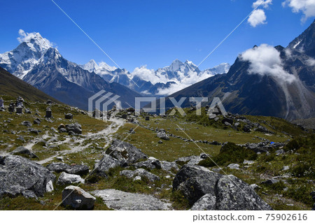 Superb view between Tukra and Lobuche in Nepal 75902616