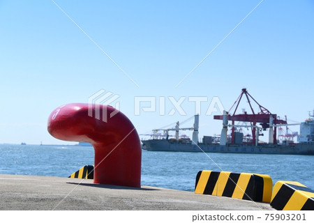Bollard on the quay of Tempozan, Osaka 75903201