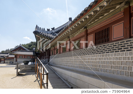 Suwon Hwaseong Palace 75904964