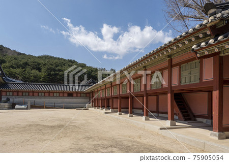 Suwon Hwaseong Palace Suwon Hwaseong Palace 75905054