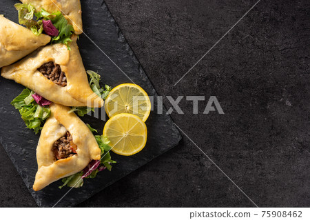 Traditional middle eastern fatayer 75908462