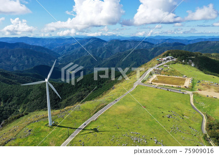Scenery of Himezurudaira, Kumakogen Town, Ehime Prefecture 75909016