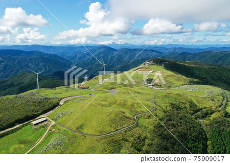 Scenery of Himezurudaira, Kumakogen Town, Ehime Prefecture 75909017