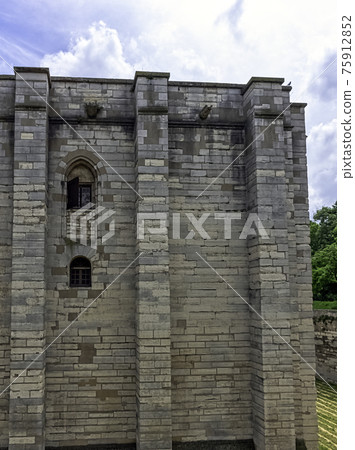 French royal fortress in the town of Vincennes 75912852