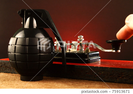 Morse Code Transmitter 75913671