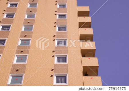 帶有緊急入口和緊急樓梯的窗戶 帶有緊急入口和緊急樓梯的窗戶 75914375