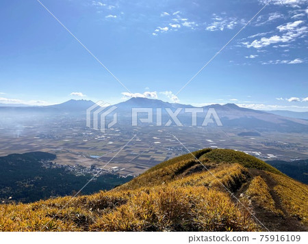 Superb view of Aso Daikanbo 75916109