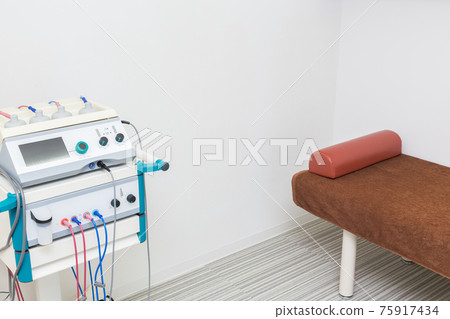 Osteopathic treatment bed and high frequency treatment machine Osteopathic treatment bed and high frequency treatment machine 75917434