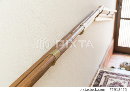 Railing in the corridor 75918453