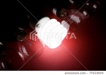 Light bulb 75919044