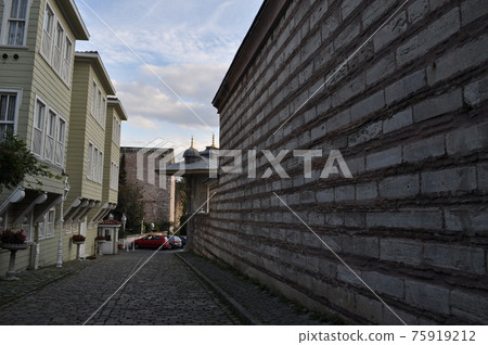 Turkey (Istanbul) cityscape 75919212