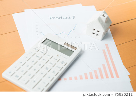 House, calculator and graph data 75920211