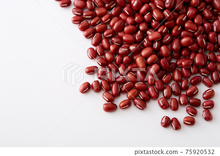 Red beans spread on white decora Red beans spread on white decora 75920532