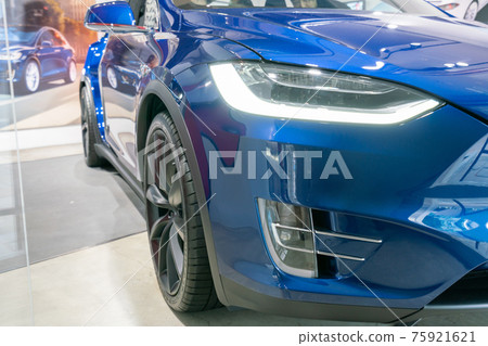 Electric vehicle next-generation environmentally friendly SUV LED headlight 75921621