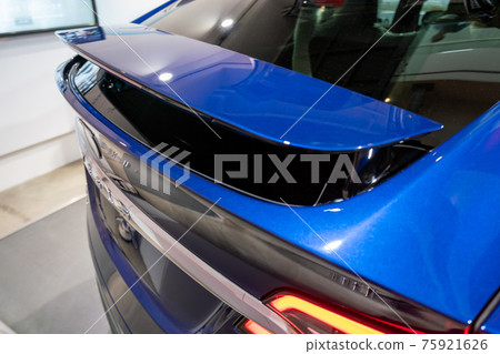 Electric vehicle next-generation environmentally friendly SUV variable rear wing Electric vehicle next-generation environmentally friendly SUV variable rear wing 75921626