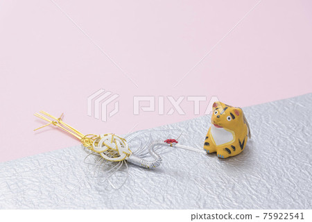 Tiger doll and crane Mizuhiki 75922541